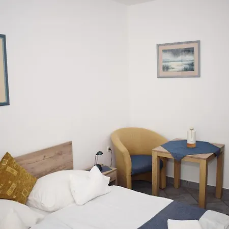 Varga Apartmanhaz * زلاكاروس