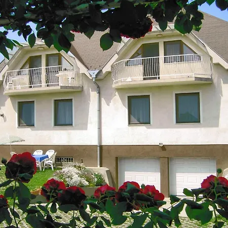 Varga Apartmanhaz * Zalakaros